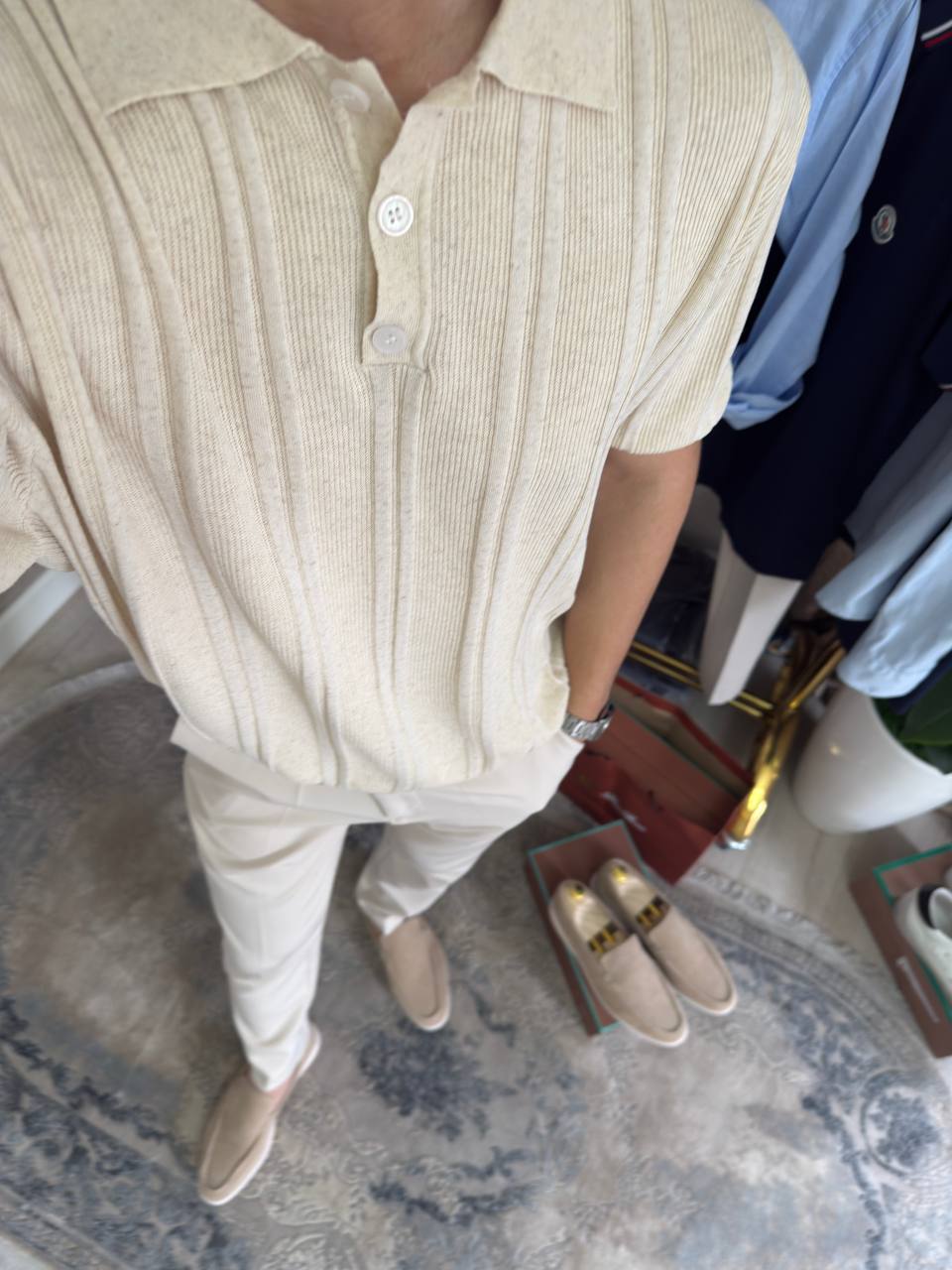 Old Money Summer Look – Beige Polo & Cream Trousers Set